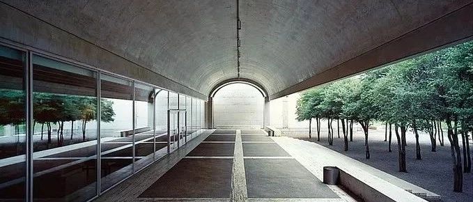 路易斯·康10大經(jīng)典項(xiàng)目解讀 | 紀(jì)念偉大的建筑詩(shī)哲