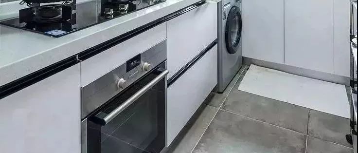 廚房這樣裝好看又實(shí)用，30年都不過時(shí)