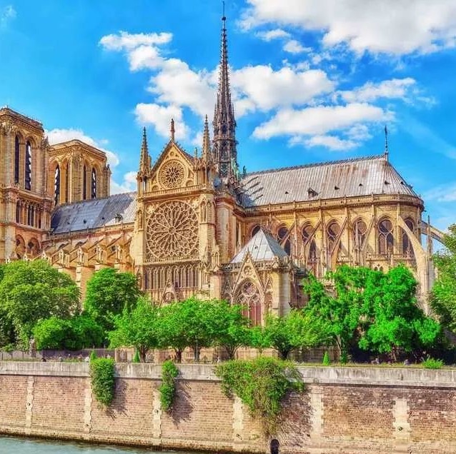 760年高齡，巴黎圣母院被大火燒成煉獄！法國人痛哭哀嘆“國殤”