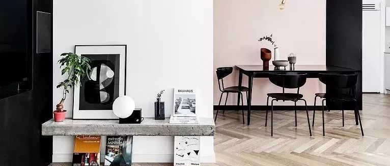 高級(jí)黑+粉，95㎡時(shí)尚家庭私宅