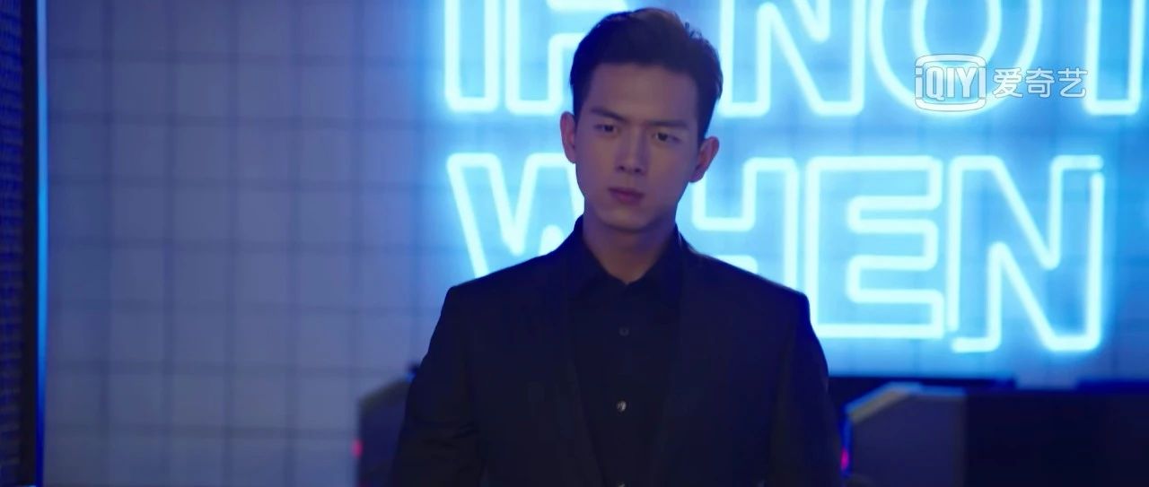 《親愛的，熱愛的》中的服裝色彩搭配